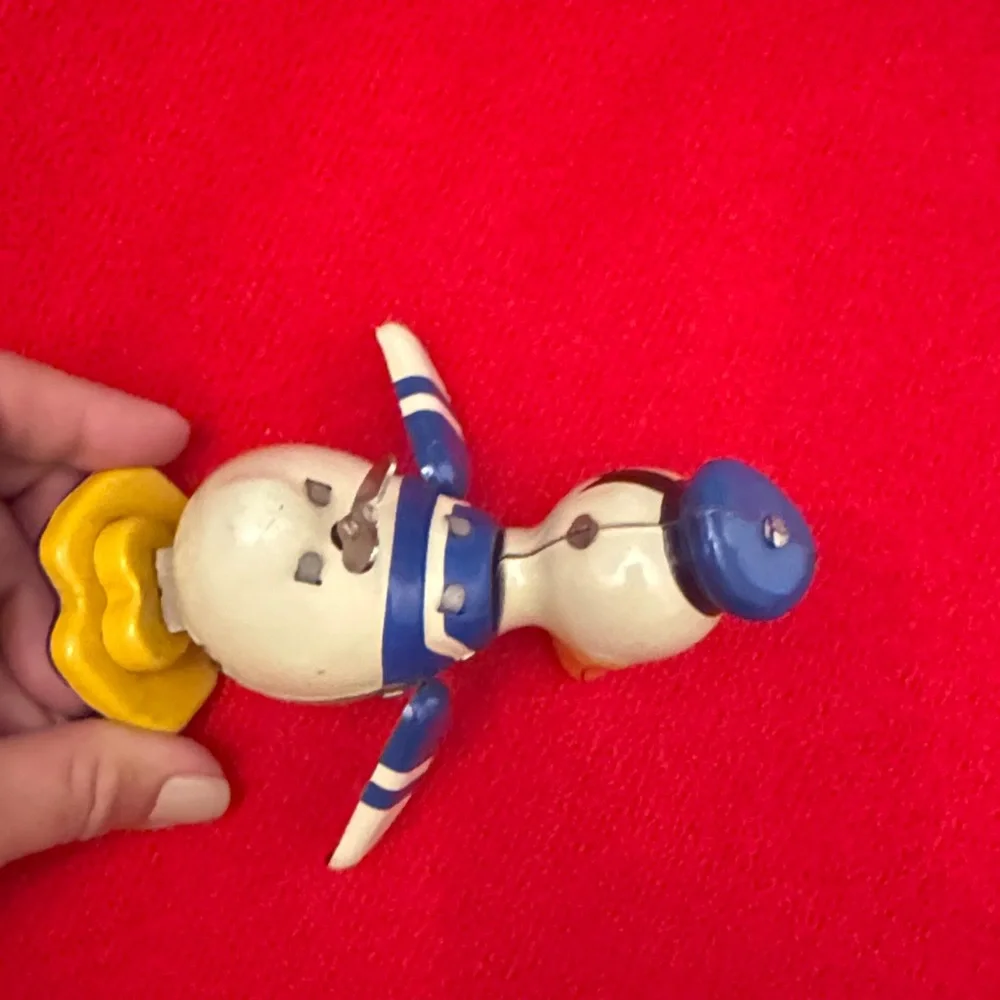 Disney Donald Duck Wind-Up Bird Toy with Yellow Beak Young Epoch 1980